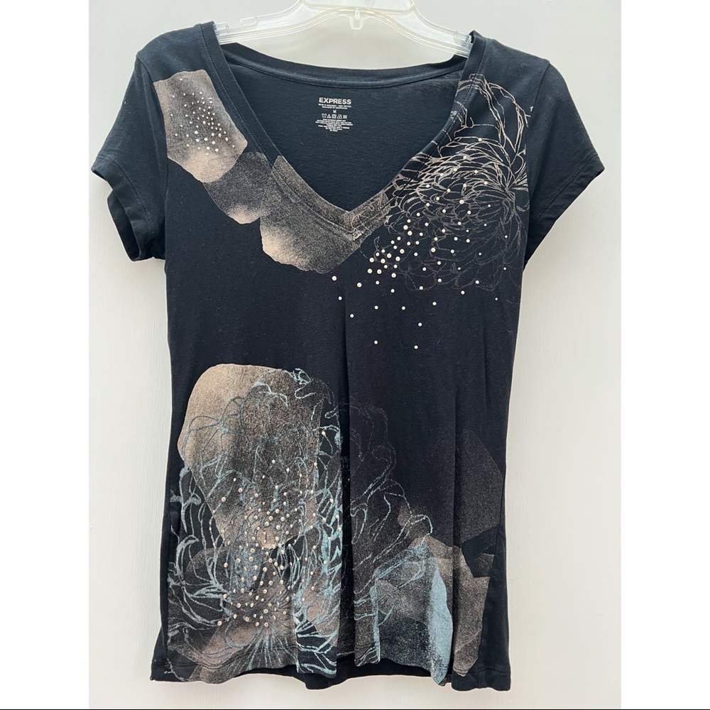 Express Black Tee Blue Gold Floral Print V Neckline Gold Matte Sequin Top